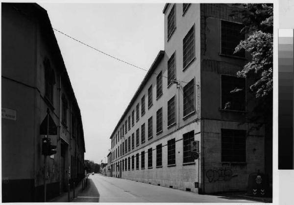 Monza - via Marsala - complesso industriale - strada