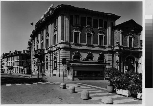 Monza - piazza Carducci - filiale del Banco Ambrosiano Veneto