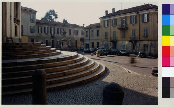 Carate Brianza - centro storico - piazza IV Novembre - abitazioni