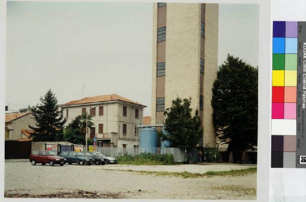 Macherio - via Vittorio Veneto - Torre dell'acqua - edificio - parcheggio