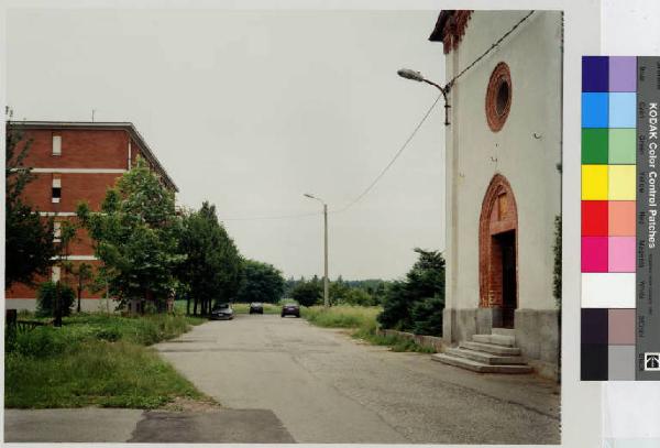 Macherio - via Torretta - chiesa - edificio residenziale