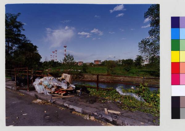 Milano - fiume Lambro -  area C.A.M. rifiuti