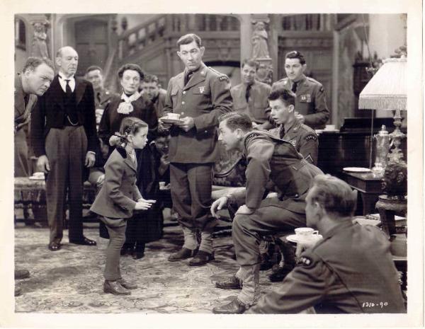 Scena del film "Lo spettro di Canterville" - regia di Jules Dassin - 1944 - attrice Margaret O'Brien