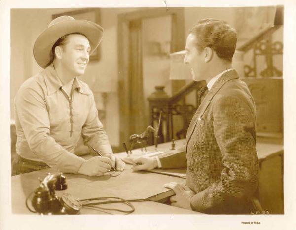 Scena del film "Hollywood Cowboy" - regia Ewing Scott - 1937 - attore George O'Brien