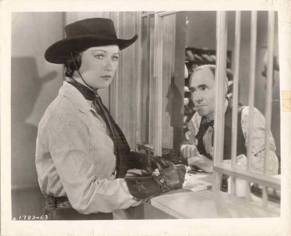 Scena del film "Heritage of the Desert" - regia Lesley Selander - 1939 - attrice Evelyn Venable
