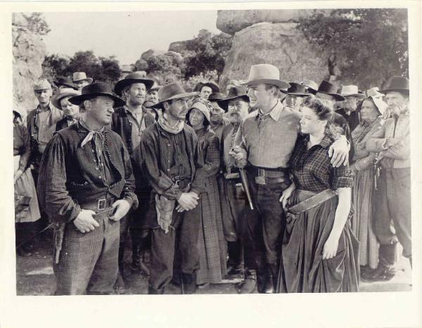 Scena del film "La ribelle del Sud" - regia Irving Cummings - 1941 - attori Randolph Scott e Gene Tierney