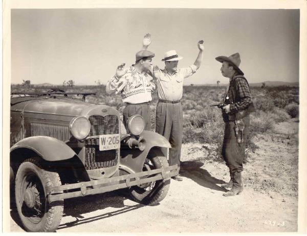 Scena del film "Speroni e calze di seta" - regia David Butler - 1948 - attori Jack Carson e Dennis Morgan