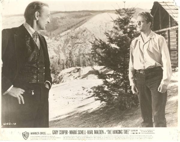 Scena del film "L'albero degli impiccati" - regia Delmer Daves - 1959 - attore Gary Cooper