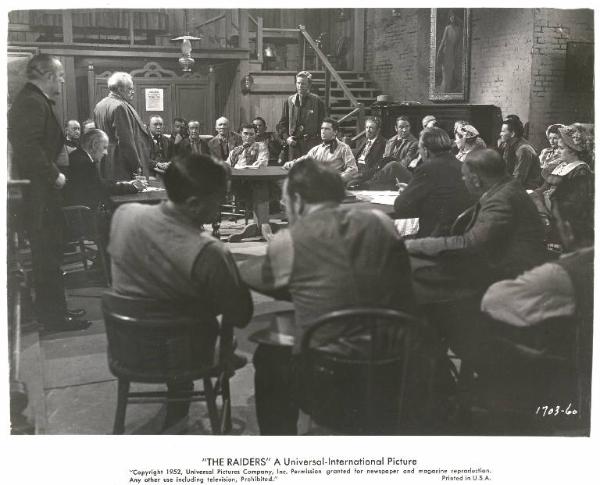 Scena del film "La grande sparatoria" - regia Lesley Selander - 1952