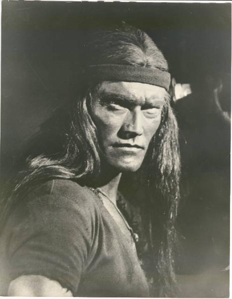 Scena del film "Geronimo" - regia Arnold Laven - 1962 - attore Chuck Connors