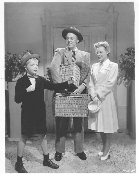 Scena del film "La sposa ribelle" - regia Norman Taurog - 1948 - attori Van Johnson, June Allyson e Jackie 'Butch' Jenkins