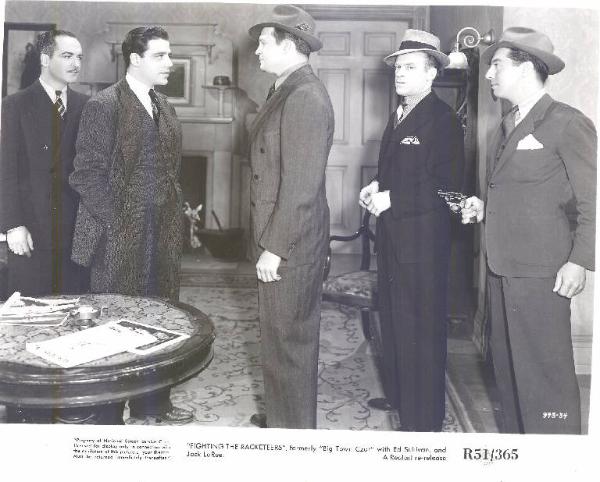 Scena del film "Big Town Czar" (Fighting the Racketeers) - regia Arthur Lubin - 1939 - attore Ed Sullivan