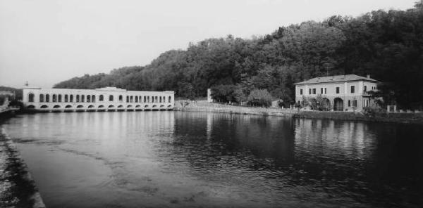 Fiume Ticino - opere di presa del Panperduto - edificio di presa