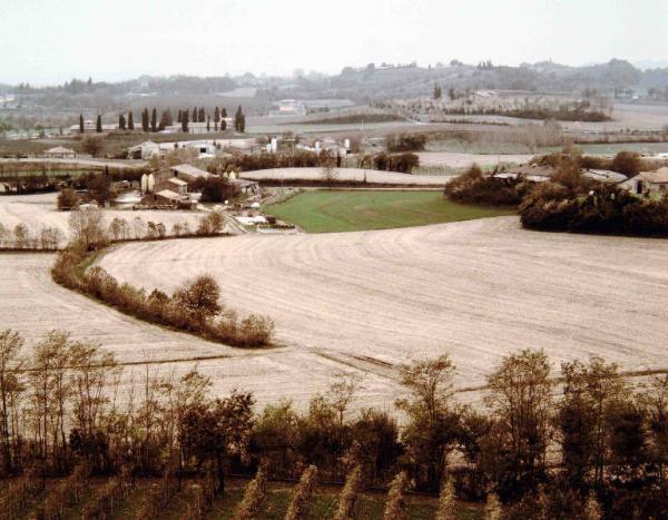 Colli morenici - panorama - campi seminati