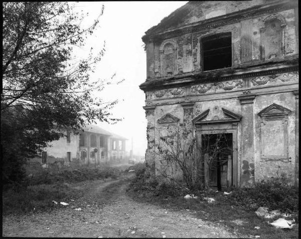 Chiesa abbandonata - cascina