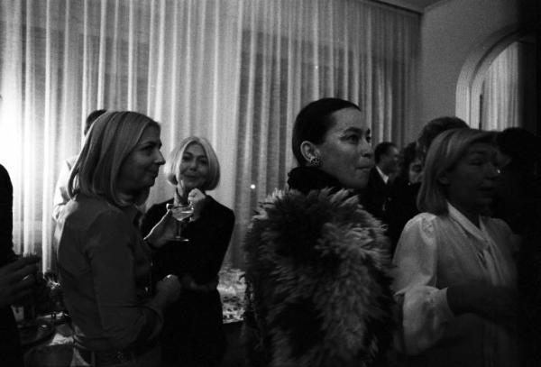 Milano - Casa di Marialivia Serini - Cocktail party per il fidanzamento di Diana Bogliaccino - Inge Schoental Feltrinelli e Lucia Rovescalli