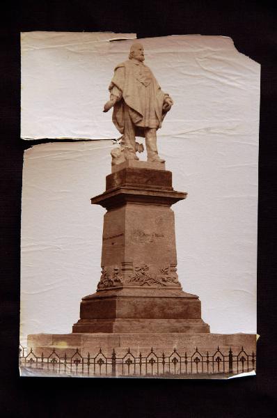 Soresina - Piazza Giuseppe Garibaldi - Monumento a Giuseppe Garibaldi - Francesco Barzaghi / Risorgimento italiano