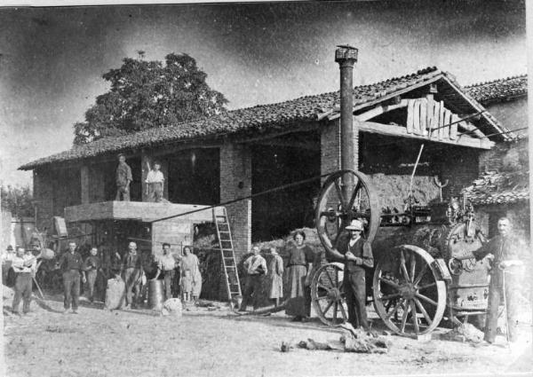 Lavori agricoli - Trebbiatura - Canneto sull'Oglio - Cascinale S. Antonio Abate - Ritratto di gruppo