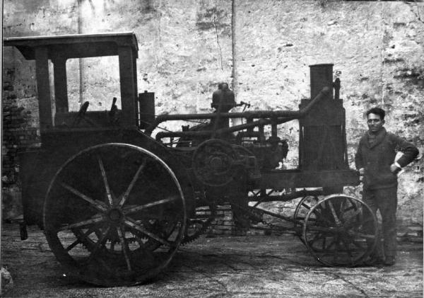 Lavori agricoli - Trebbiatura - Locomotore - Canneto sull'Oglio - Ritratto maschile