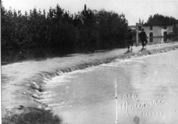 Alluvione 1953 - Fiume Oglio - Canneto sull'Oglio - Argine a Buca Oi