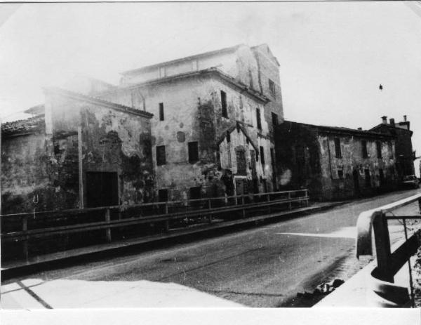 Canneto sull'Oglio - Piazza Manzoni - Ex mulino Soana