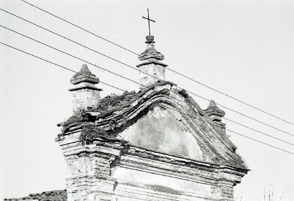 Viadana - Chiesa di Sant'Elena - Via Fenilrosso, Corte Motta I - Esterno - Timpano