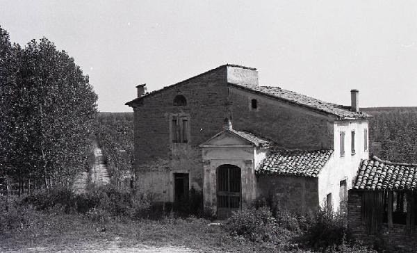 Cizzolo di Viadana - Cappella della Madonna dei Barcaioli - Argine Maestro - Esterno