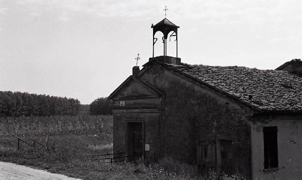 Cavallara di Viadana - Cappella della Beata Vergine Madre Graziosa sull'Argine - Esterno