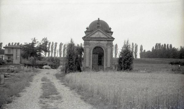 Cogozzo di Viadana - Cappella della Madonna di Lourdes - Viale Europa - Esterno