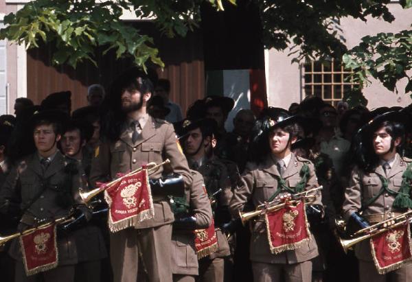 Inaugurazione monumento "Ai bersaglieri di tutti i tempi" 1979 - Viadana - Parco delle Rimembranze - Fanfara "Brigata Goito"