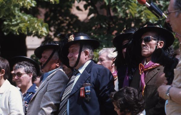 Inaugurazione monumento "Ai bersaglieri di tutti i tempi" 1979 - Viadana - Parco delle Rimembranze - Ritratto maschile - Bersagliere