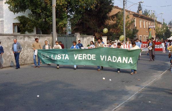 Manifestazione contro la possibile installazione di una centrale elettronucleare 1983 - Viadana - Via Guglielmo Marconi - Corteo