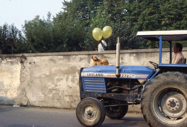 Manifestazione contro la possibile installazione di una centrale elettronucleare 1983 - Viadana - Via Guglielmo Marconi - Sfilata trattori