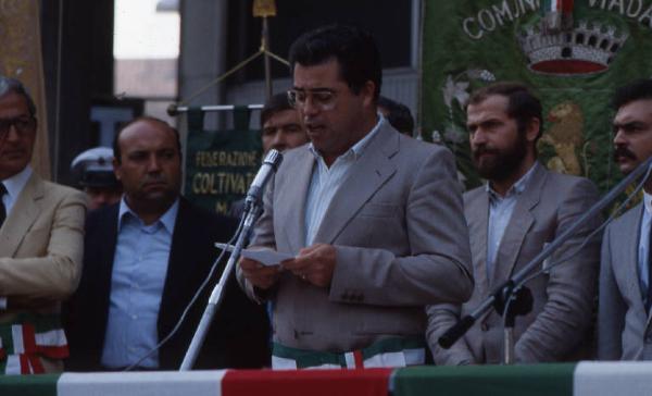 Manifestazione contro la possibile installazione di una centrale elettronucleare 1983 - Viadana - Via Alessandro Manzoni - Palco delle autorità