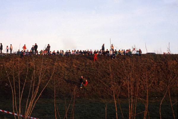 Tradizione popolare "Brüsa la vècia" 1988 - Viadana - Argine Maestro - Rogo della vecchia in cartapesta