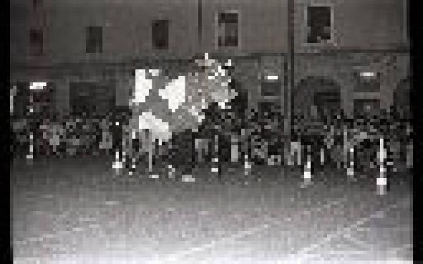 Festa popolare "Palio dei Rioni" 1980 - Viadana - Piazza Alessandro Manzoni - Momento di gara