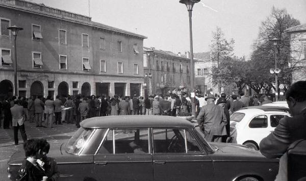 Inaugurazione della sede di Viadana del MSI 1971 - Viadana - Piazza Alessandro Manzoni - Comizio