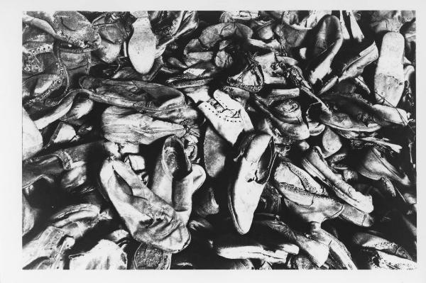 Polonia - Campo di concentramento di Auschwitz-Birkenau - Nazismo - Memoriale - Cumulo di scarpe dei deportati