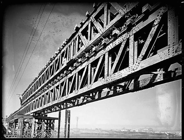 Ponte ferroviario sull'Adige