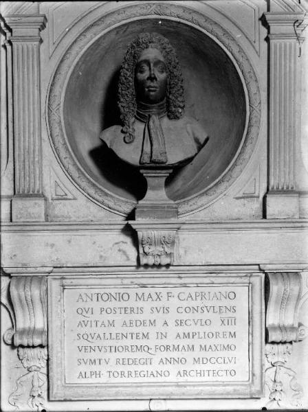 Mantova - Palazzo Cavriani - Busto di Antonio Cavriani