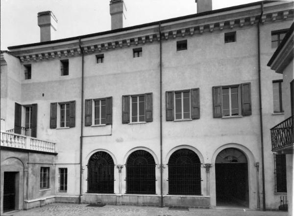 Mantova - Palazzo già Finzi