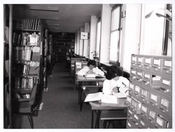 Milano - Quartiere Bovisa - Via Cosenz - Industria farmaceutica Lepetit - Biblioteca