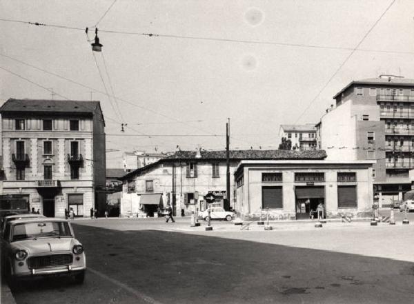 Milano - Piazza Dergano - Vecchio edificio comunale