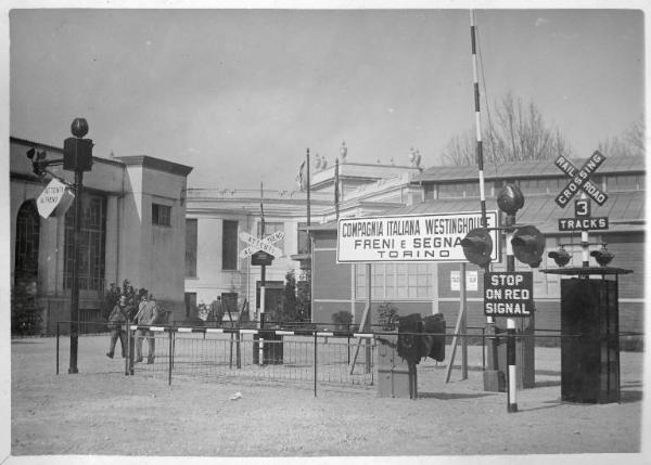 Fiera di Milano - Campionaria 1931 - Mostra internazionale per la sicurezza del traffico stradale