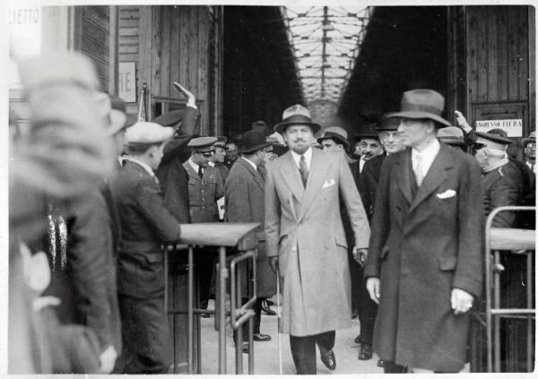 Fiera di Milano - Campionaria 1931 - Visita del ministro dell'aeronautica Italo Balbo