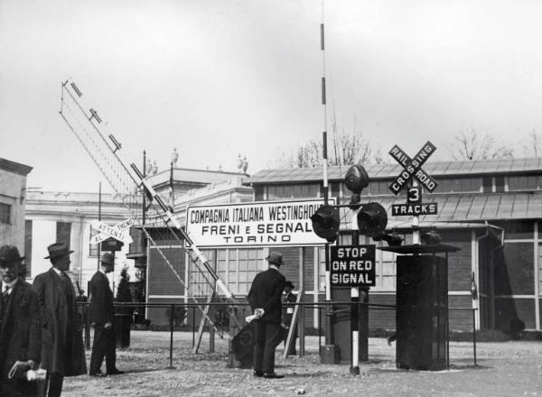 Fiera di Milano - Campionaria 1931 - Mostra internazionale per la sicurezza del traffico stradale