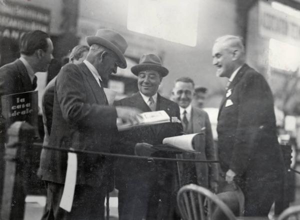 Fiera di Milano - Esposizione internazionale di fonderia 1931 - Visita di personalità
