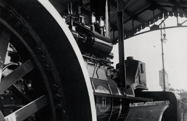 Fiera di Milano - Campionaria 1933 - Tettoia delle macchine agricole - Stand della Breda