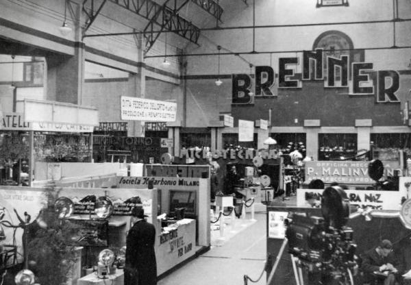 Fiera di Milano - Campionaria 1933 - Padiglione dell'elettrotecnica - Sala interna