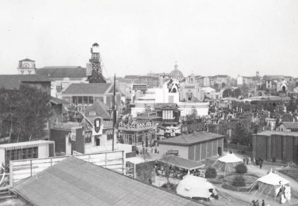 Fiera di Milano - Campionaria 1934 - Area tra viale della nazioni e viale del commnercio - Veduta panoramica dall'alto